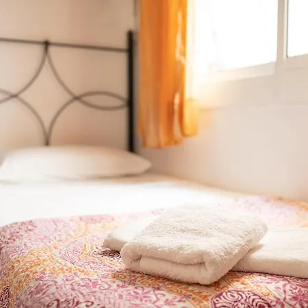 Sitges Beach Hostal 게스트하우스 시체스