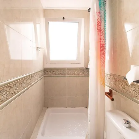 Sitges Beach Hostal * 시체스