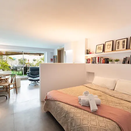 Sitges Beach Hostal * 시체스