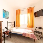 Sitges Beach Hostal * סיטגס