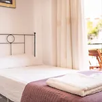 Guest house Sitges Beach Hostal *