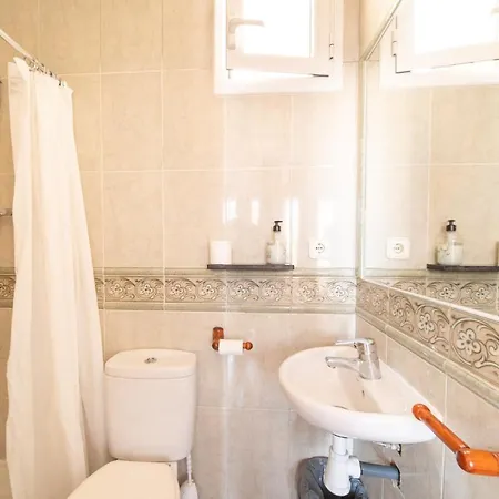 Sitges Beach Hostal 시체스