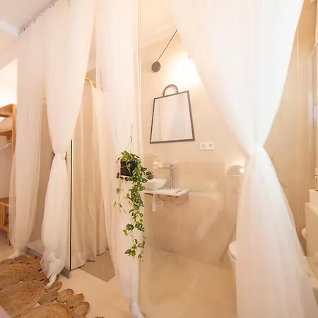 Sitges Beach Hostal 시체스