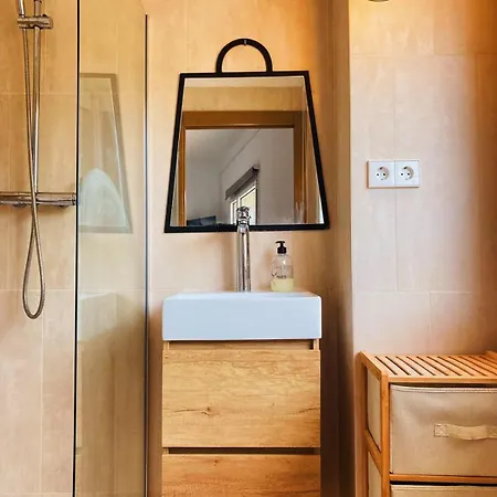 Sitges Beach Hostal 게스트하우스 *