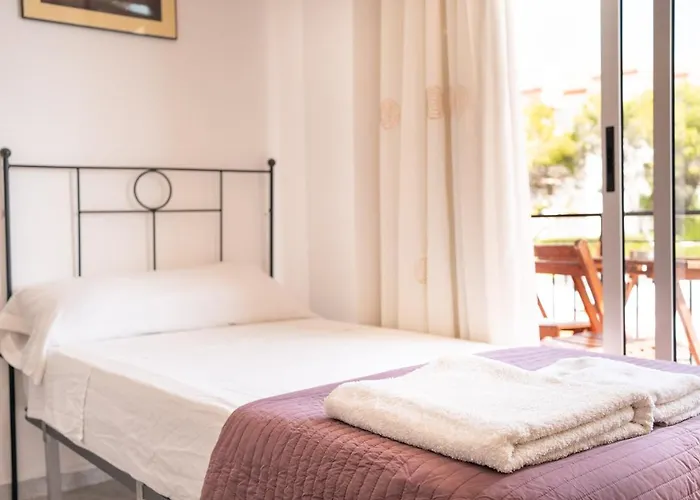 Guest house Sitges Beach Hostal *